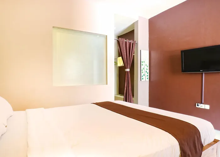Hotel Koi And 2*