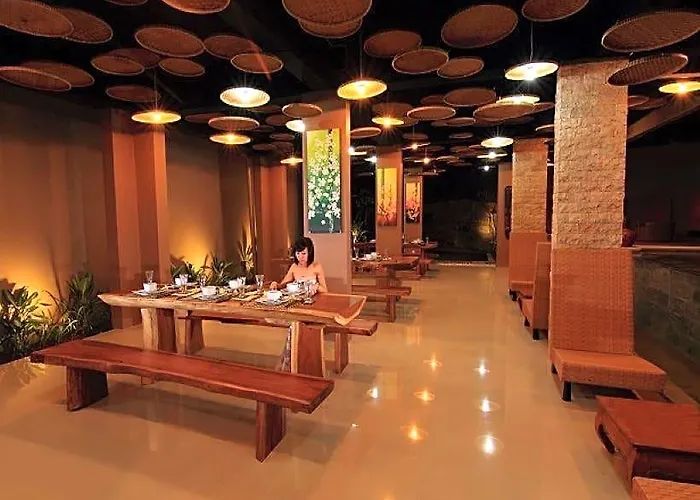 Hotel Koi And 2*