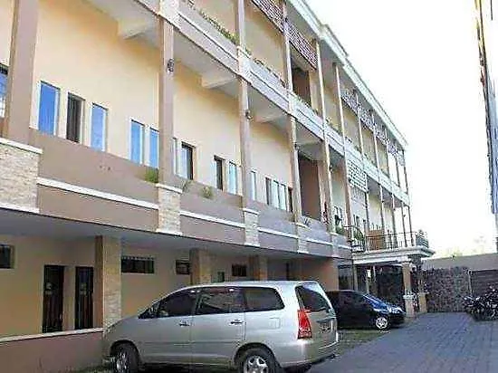 Hotel Koi And 2*