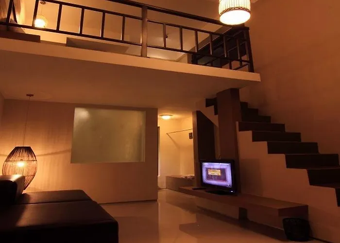 Koi And Hotel 2*